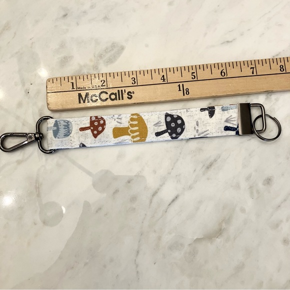 Handmade Mushroom key fob - Picture 3 of 3